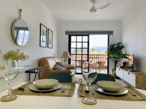 Apartamento con piscina junto al mar